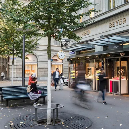 Station Apartment, 2 Bedroom & Sofabed شقة