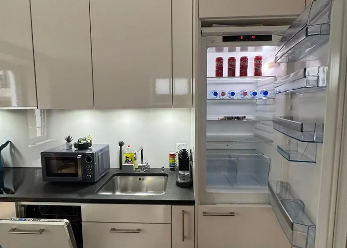 Station Apartment, 2 Bedroom & Sofabed * زيورخ