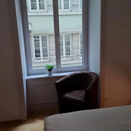 Station Apartment, 2 Bedroom & Sofabed Apartment Zurich