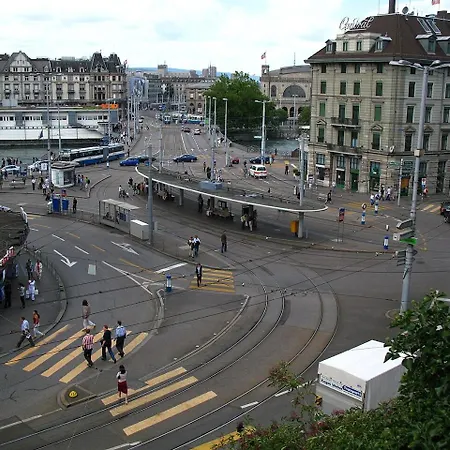 Station Apartment, 2 Bedroom & Sofabed Zurich