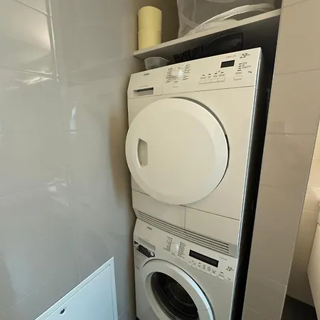 Station Apartment, 2 Bedroom & Sofabed * Zurich