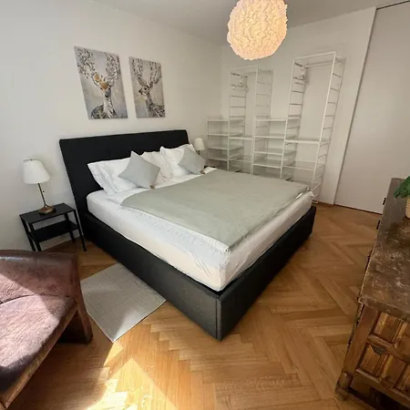 Apartment Station Apartment, 2 Bedroom & Sofabed