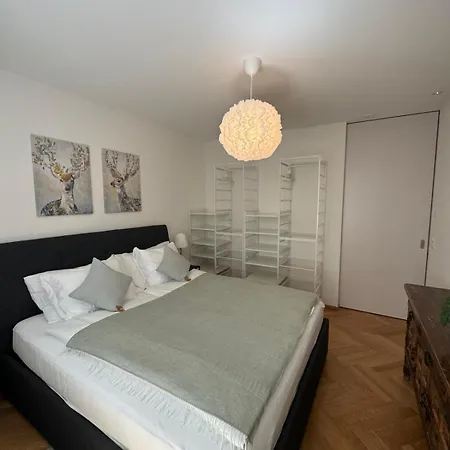 Station Apartment, 2 Bedroom & Sofabed