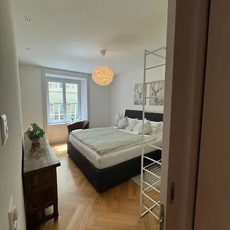 Station Apartment, 2 Bedroom & Sofabed