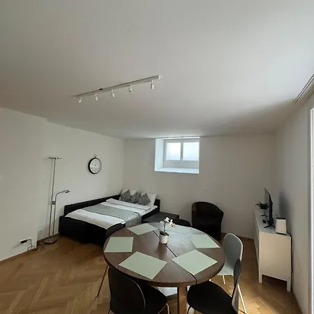 Apartment Station Apartment, 2 Bedroom & Sofabed