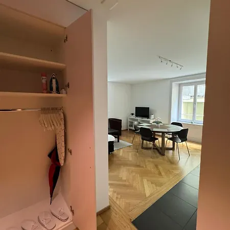 Apartment Station Apartment, 2 Bedroom & Sofabed Zurich