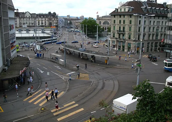 Station Apartment, 2 Bedroom & Sofabed Zurich