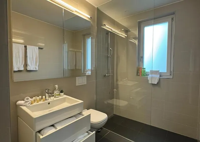 Station Apartment, 2 Bedroom & Sofabed Apartment *