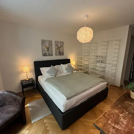 Station Apartment, 2 Bedroom&sofabed Apartment *