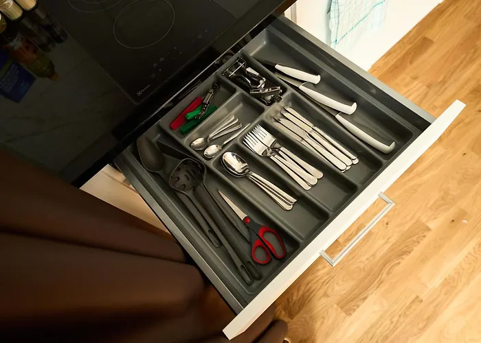 Station Apartment, 2 Bedroom & Sofabed Zürich